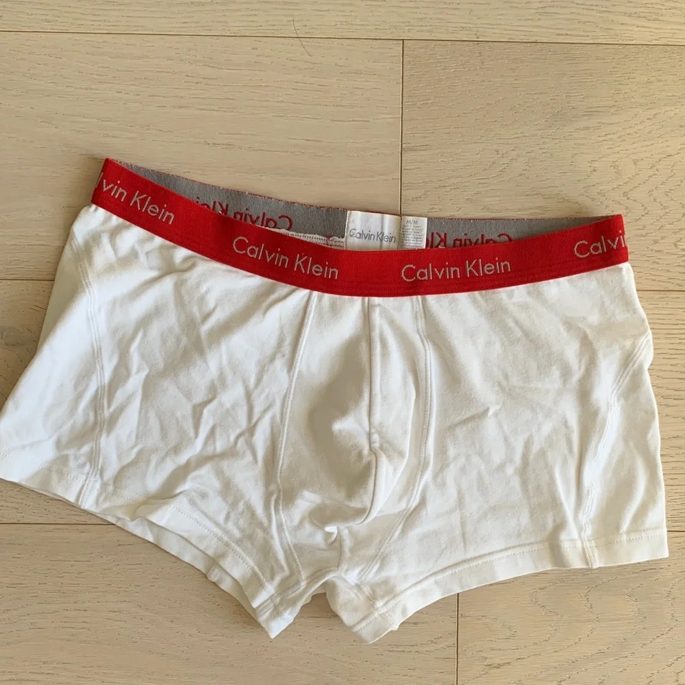 Calvin Klein White Boxer Briefs with Red Waistband - Picture 1 of 4